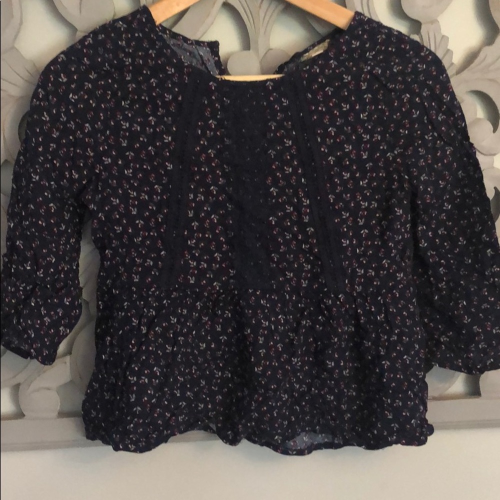 Flower blouse with lace